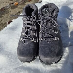 SKECHER Gray Lace-Up Winter Hiking Boots - NEVER GOT A CHANCE TO WEAR THESE ----